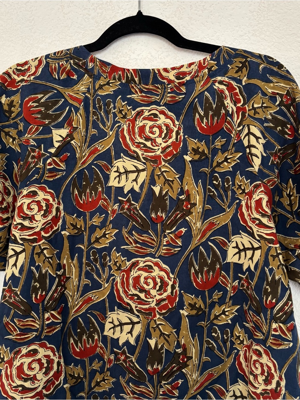 Velvet by Graham and Spencer Lena Floral Top - Picture 7 of 8